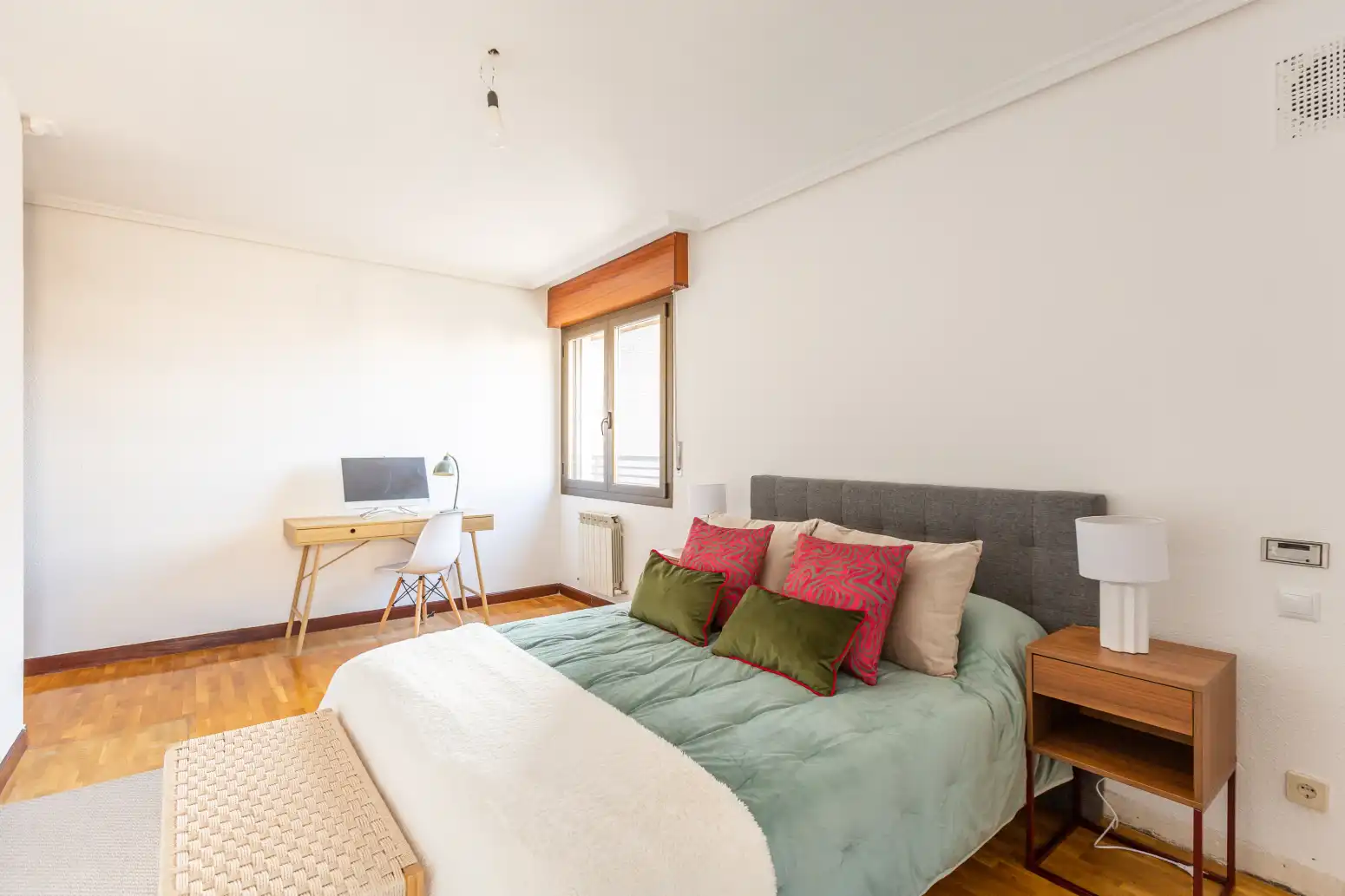 Habitación de Piso en venta en  Pamplona / Iruña con Calefacción, Parquet y Trastero
