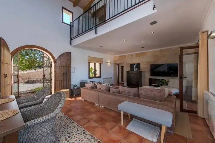 Sala d'estar de Finca rústica en venda en Felanitx amb Aire condicionat, Jardí privat i Terrassa