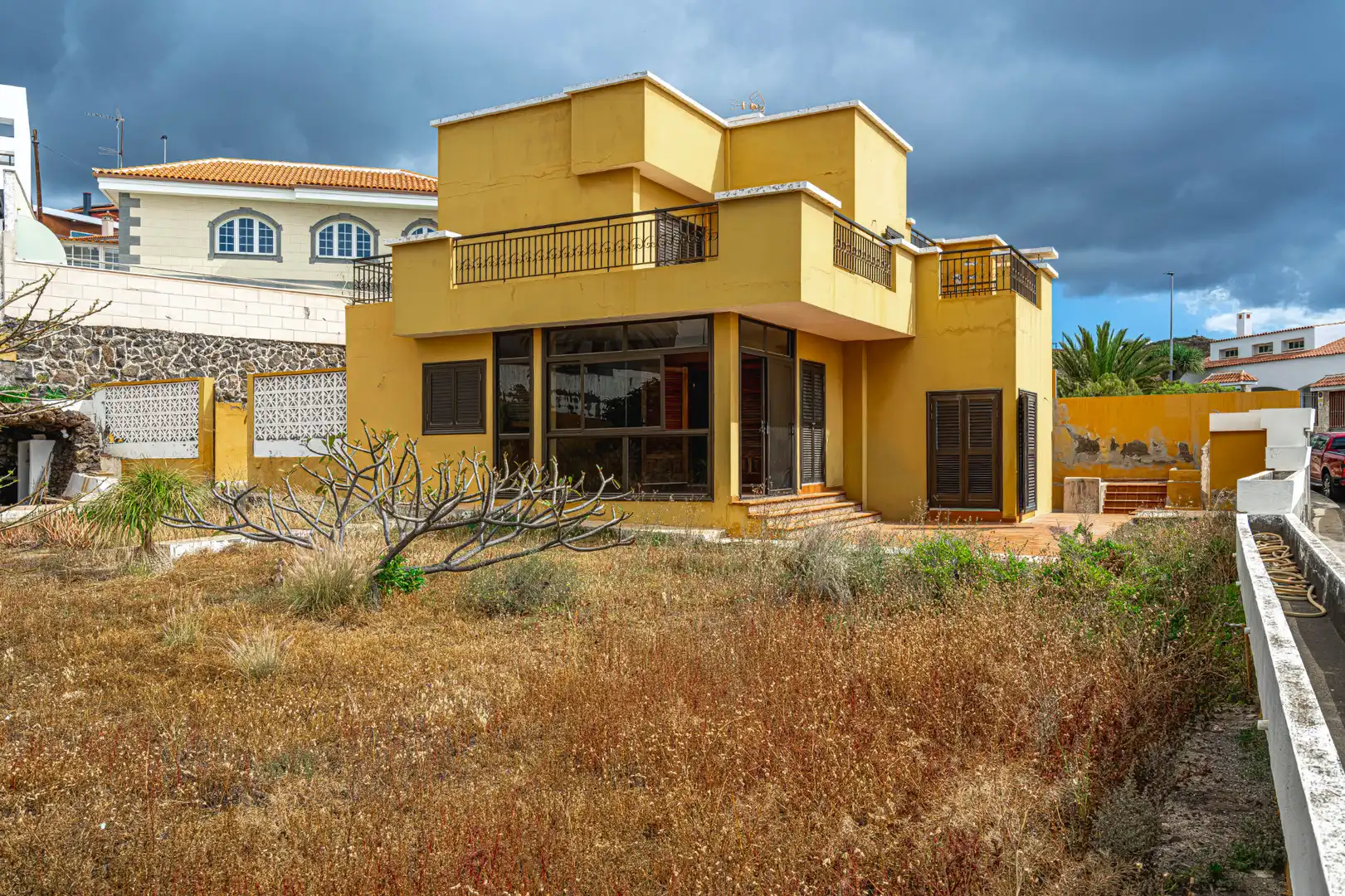 Vista exterior de Casa o xalet en venda en El Rosario amb Aire condicionat, Jardí privat i Terrassa