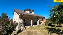 Vista exterior de Casa o xalet en venda en Santiago de Compostela  amb Terrassa, Piscina i Balcó