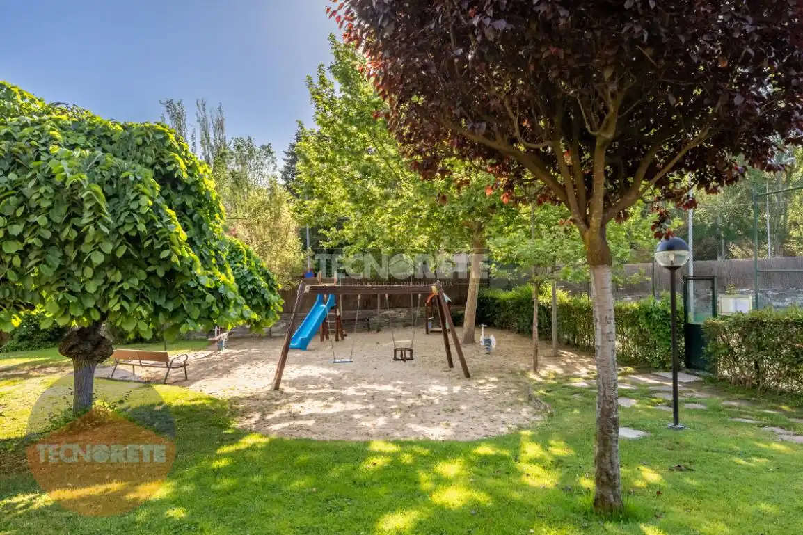 Jardí de Pis de lloguer en Majadahonda amb Aire condicionat, Calefacció i Terrassa