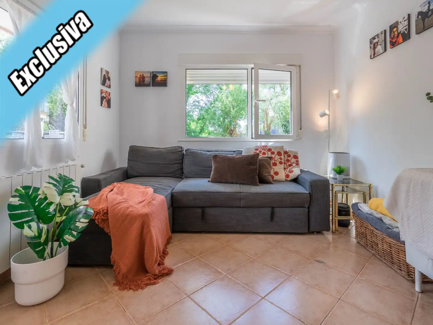 Sala d'estar de Pis en venda en Laredo amb Calefacció, Parquet i Terrassa