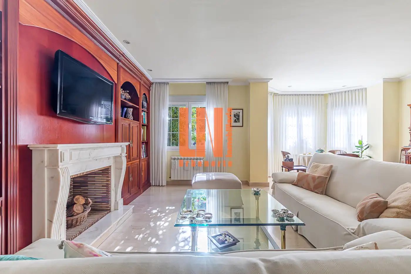 Sala de estar de Casa adosada en venta en Madrid con Aire acondicionado, Calefacción y Jardín privado
