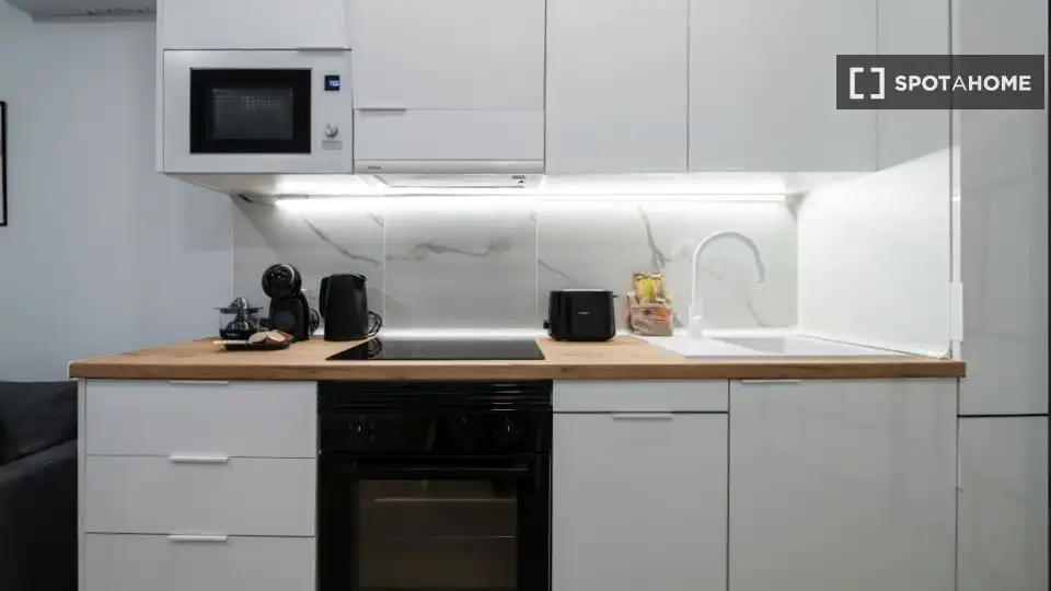 Cocina de Piso de alquiler en Madrid con Aire acondicionado, Calefacción y Amueblado