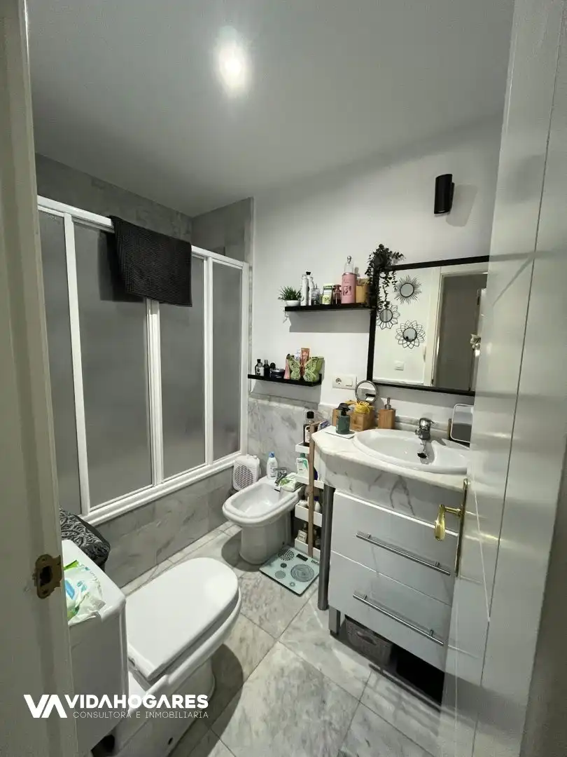 Baño de Piso en venta en Rota con Aire acondicionado, Calefacción y Terraza