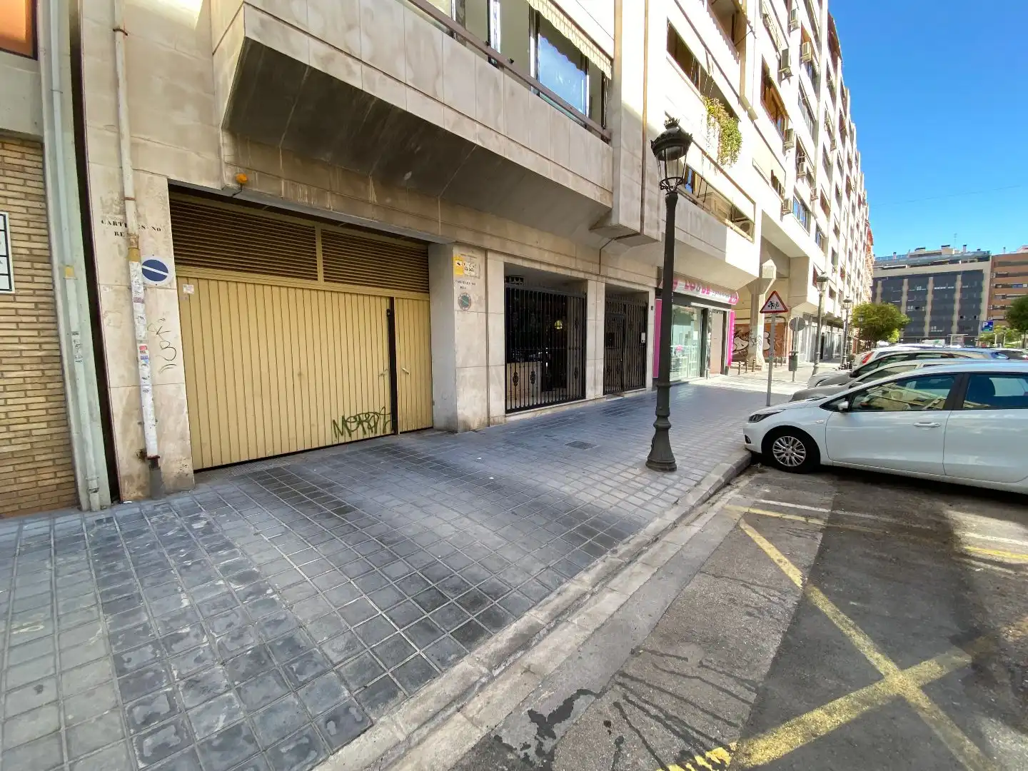 Exterior view of Garage for rent in Valencia