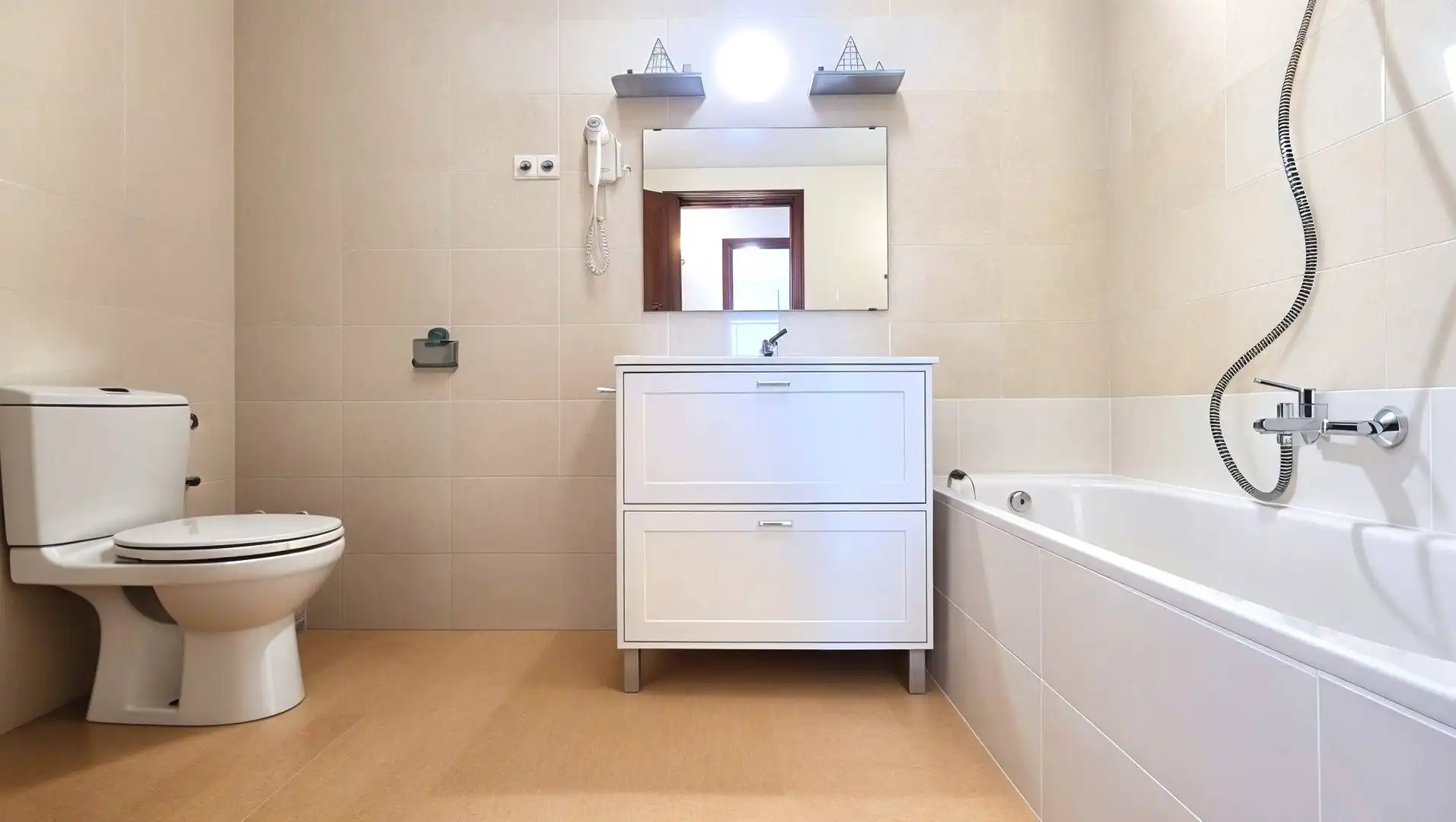 Badezimmer von Wohnung zum Verkauf in Reus mit Heizung und Balkon