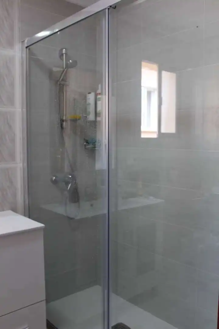Bany de Apartament de lloguer en Torremolinos amb Aire condicionat, Calefacció i Terrassa