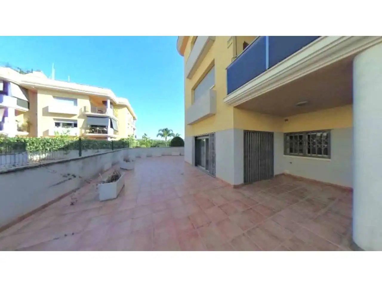 Vista exterior de Pis en venda en Cubelles amb Terrassa