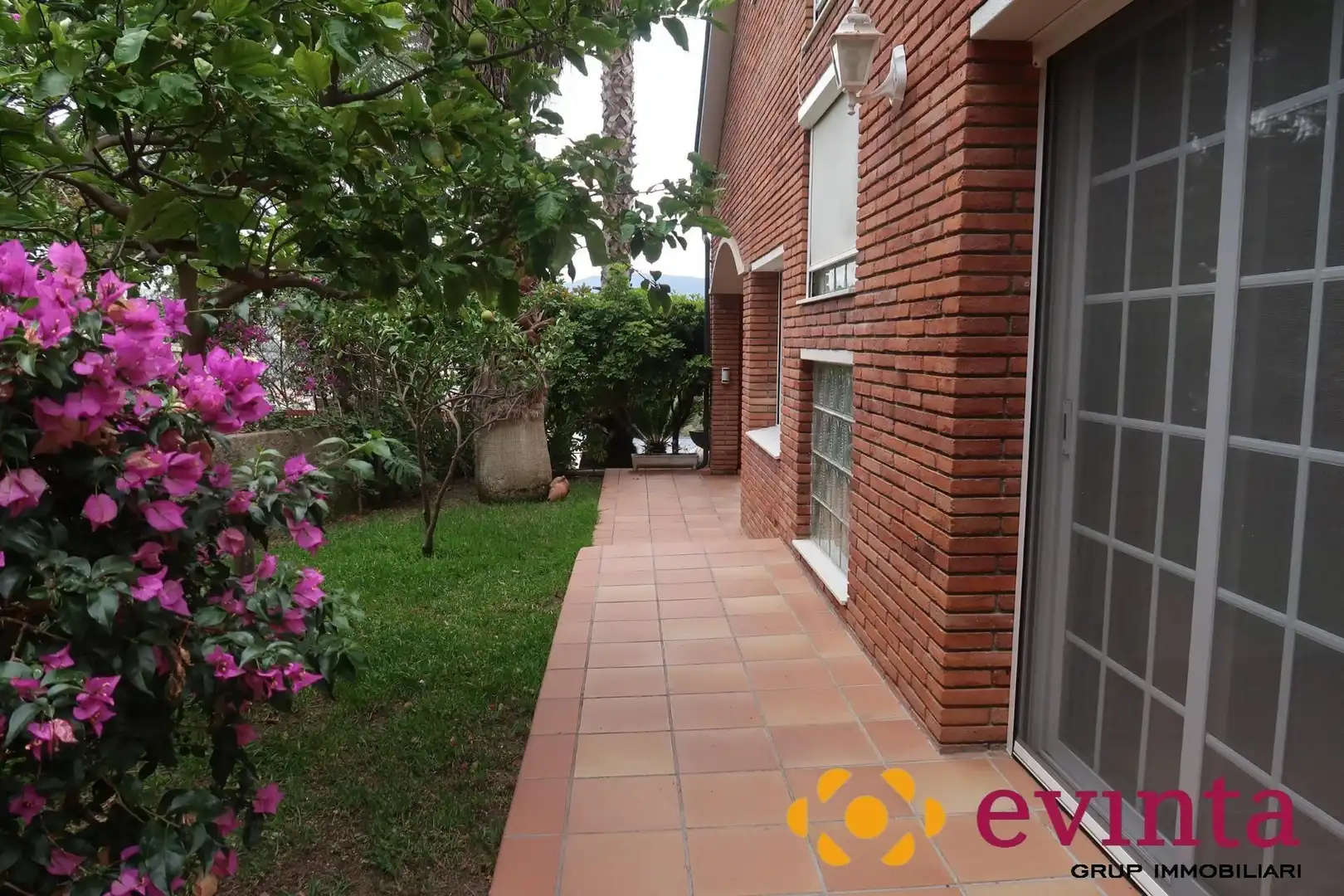 Jardín de Casa o chalet en venta en Vallirana con Calefacción, Jardín privado y Terraza