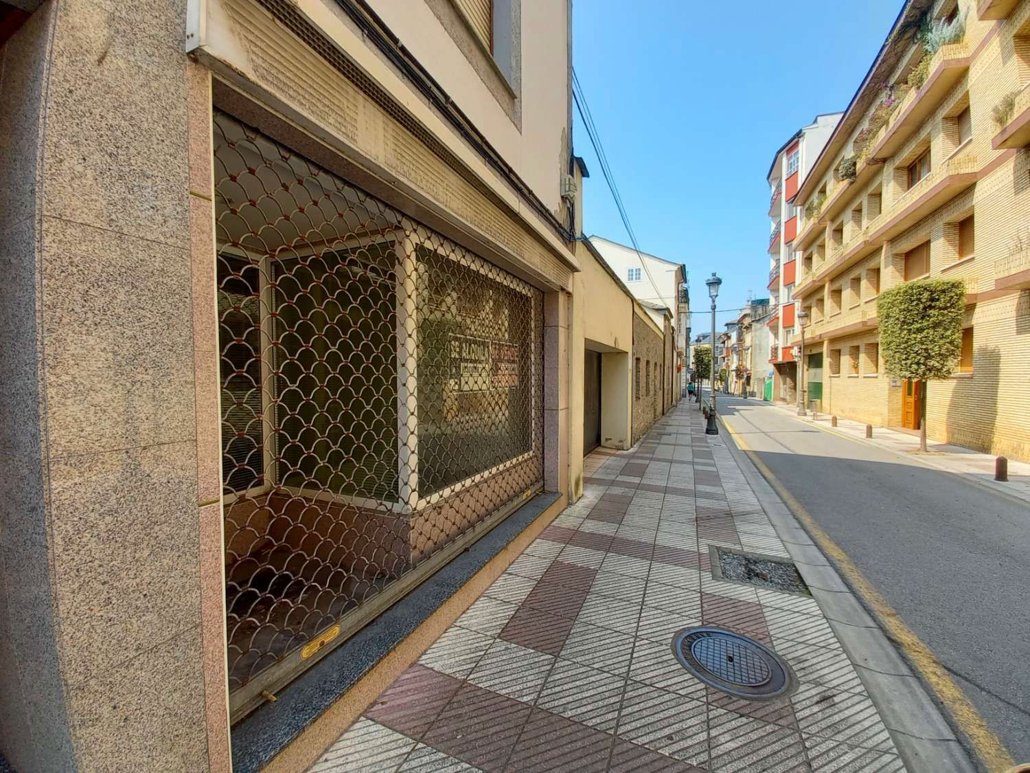 Vista exterior de Local en venda en Navia