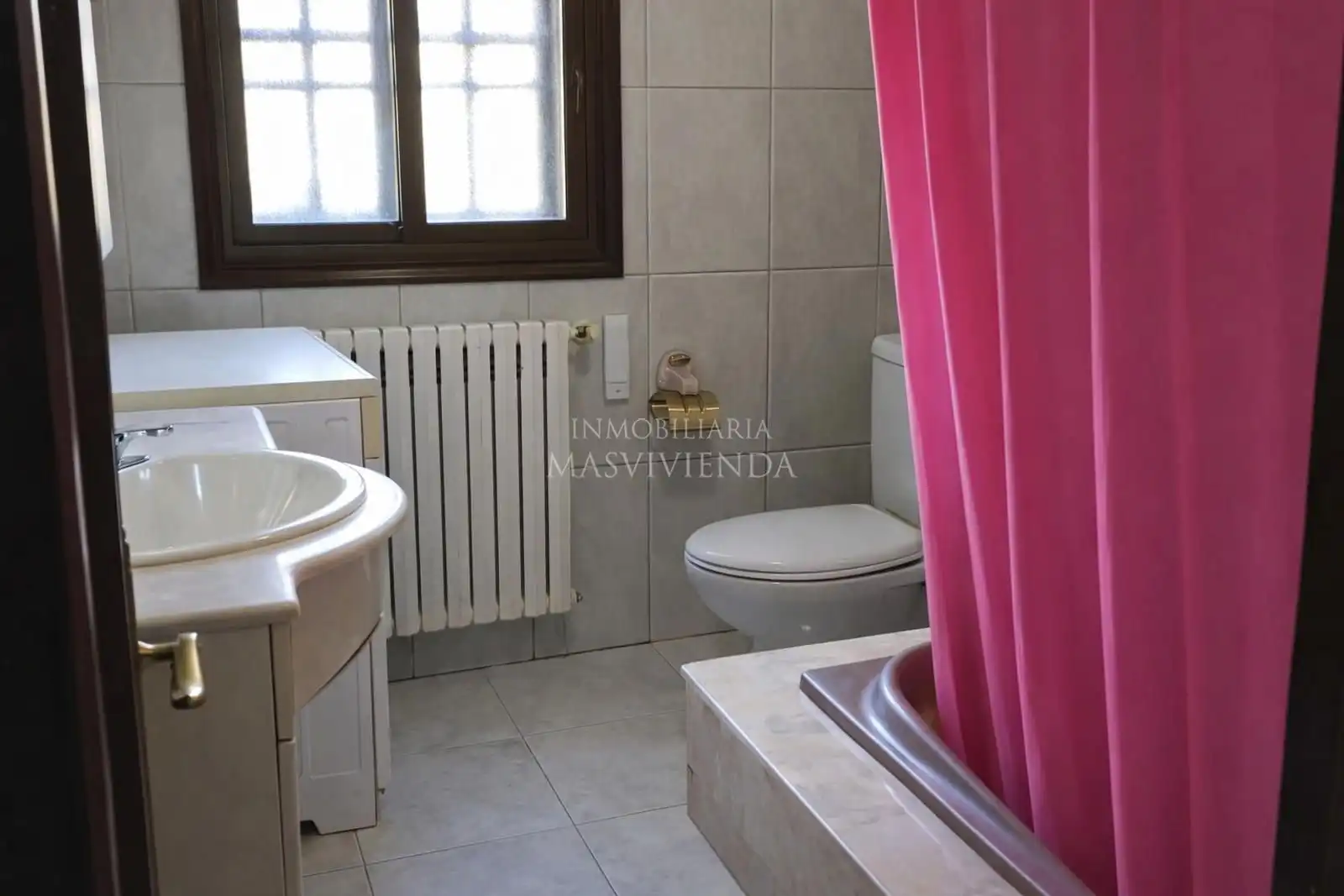Detached homes for sale in Arrufana (Da)-Louredo, Mos