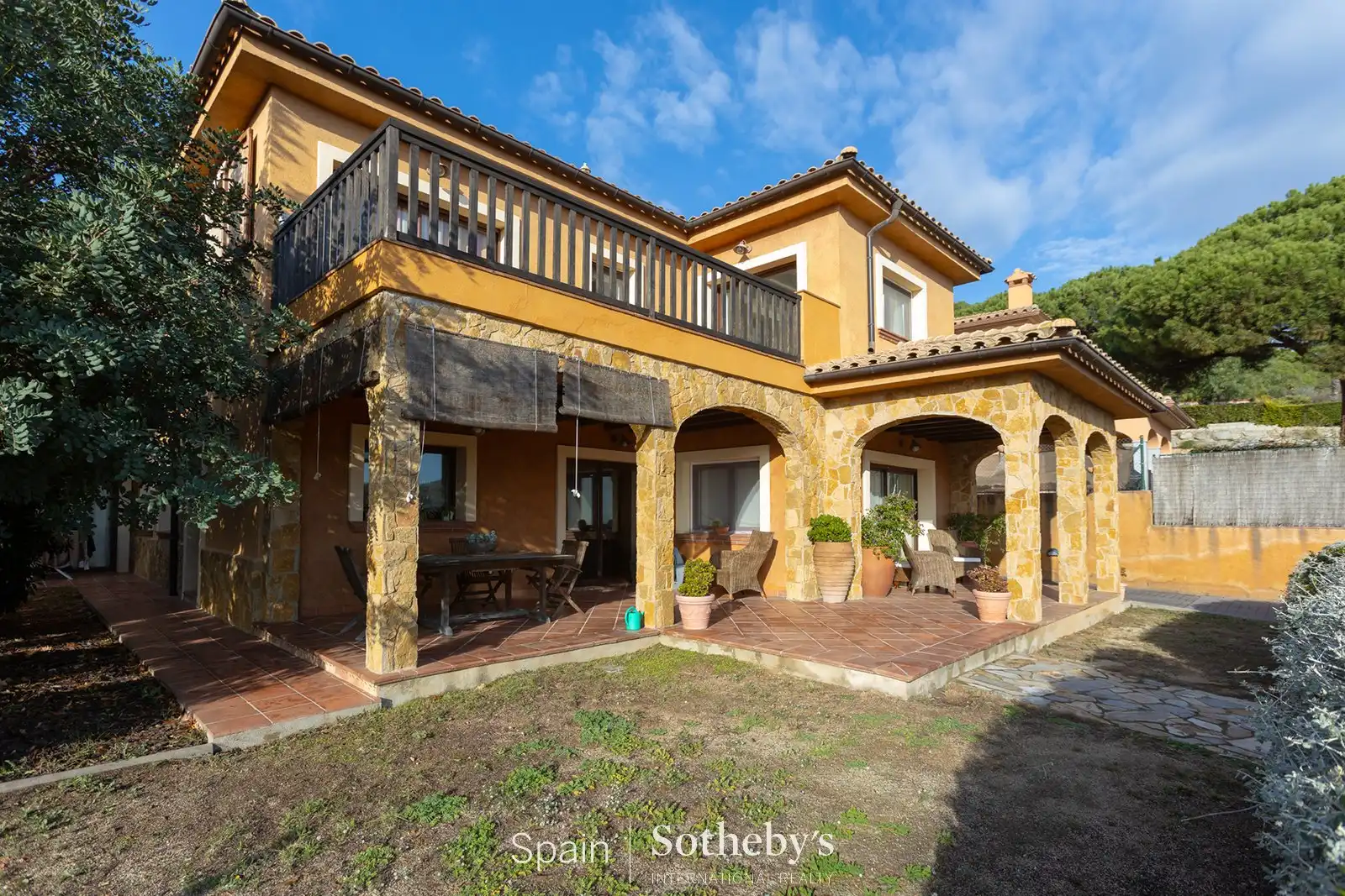 Casa con piscina en venta en Nucli Urbà, imagen 4