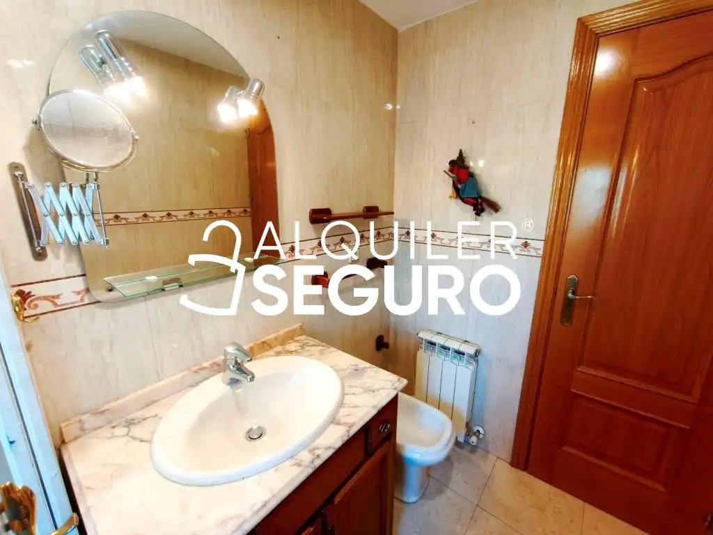 Flat for rent in Pintor Murillo, Norte - Universidad
