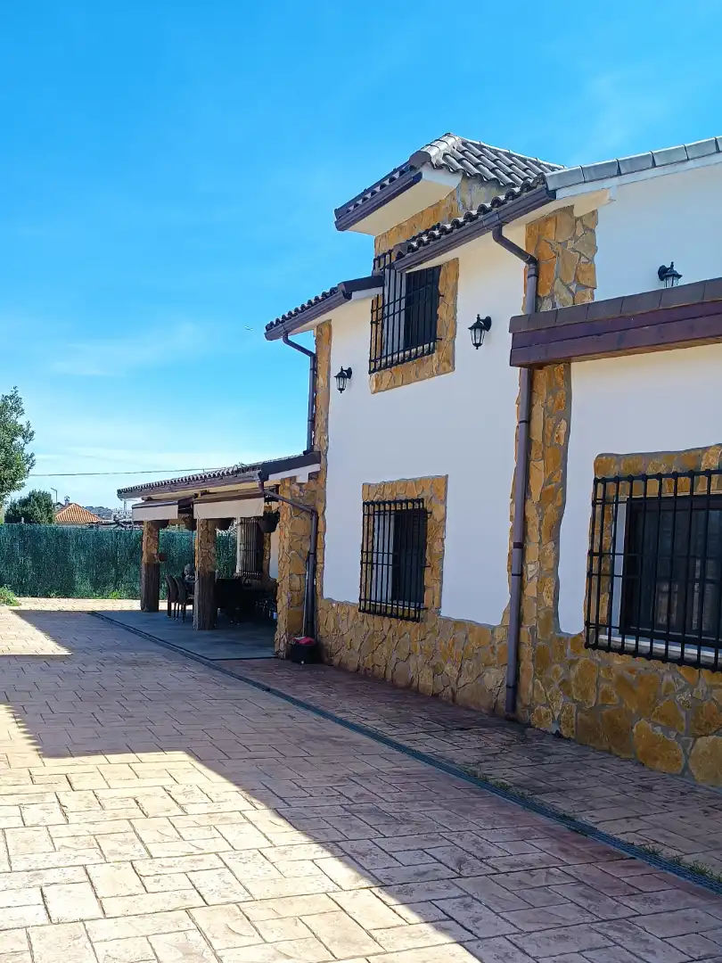 Exterior view of Houses for sale in Mejorada del Campo  with Heating, Private garden and Storage room