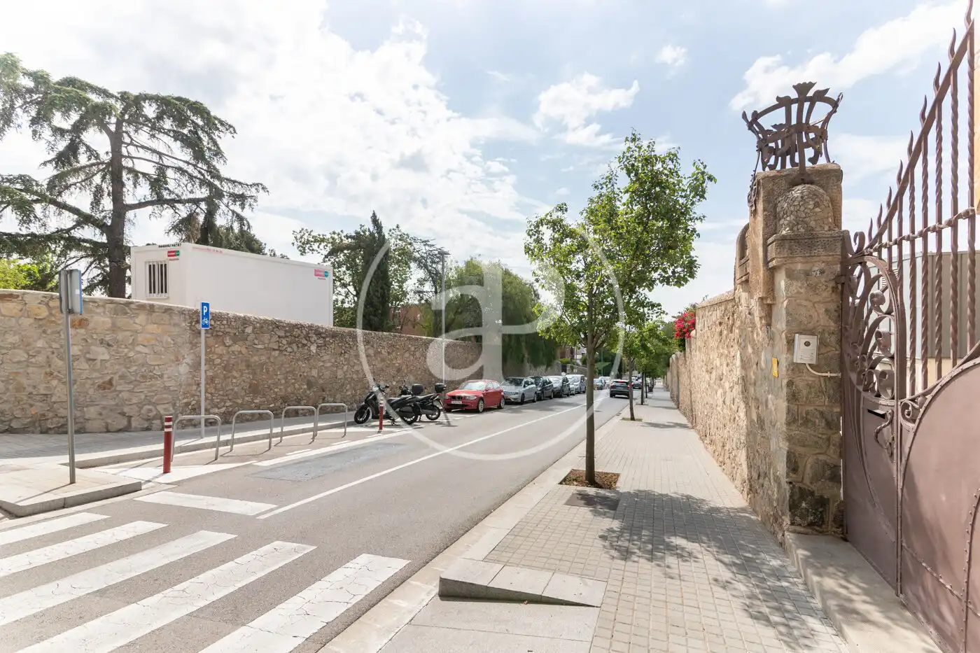 Vista exterior de Casa o xalet de lloguer en Barcelona amb Aire condicionat, Calefacció i Jardí privat