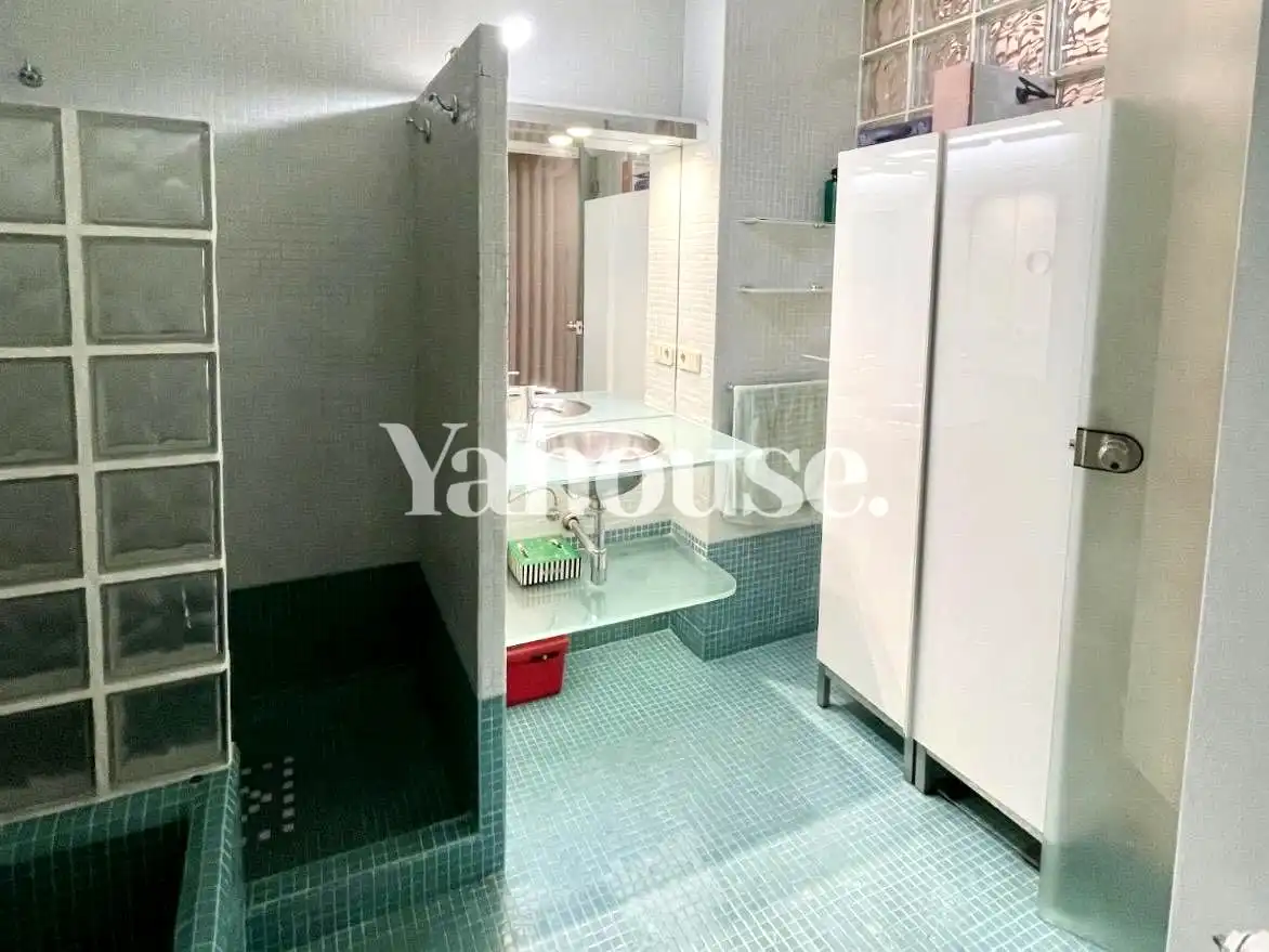 Bathroom of Duplexes for rent in Sabadell  with Air Conditioner, Terrace and Furnished