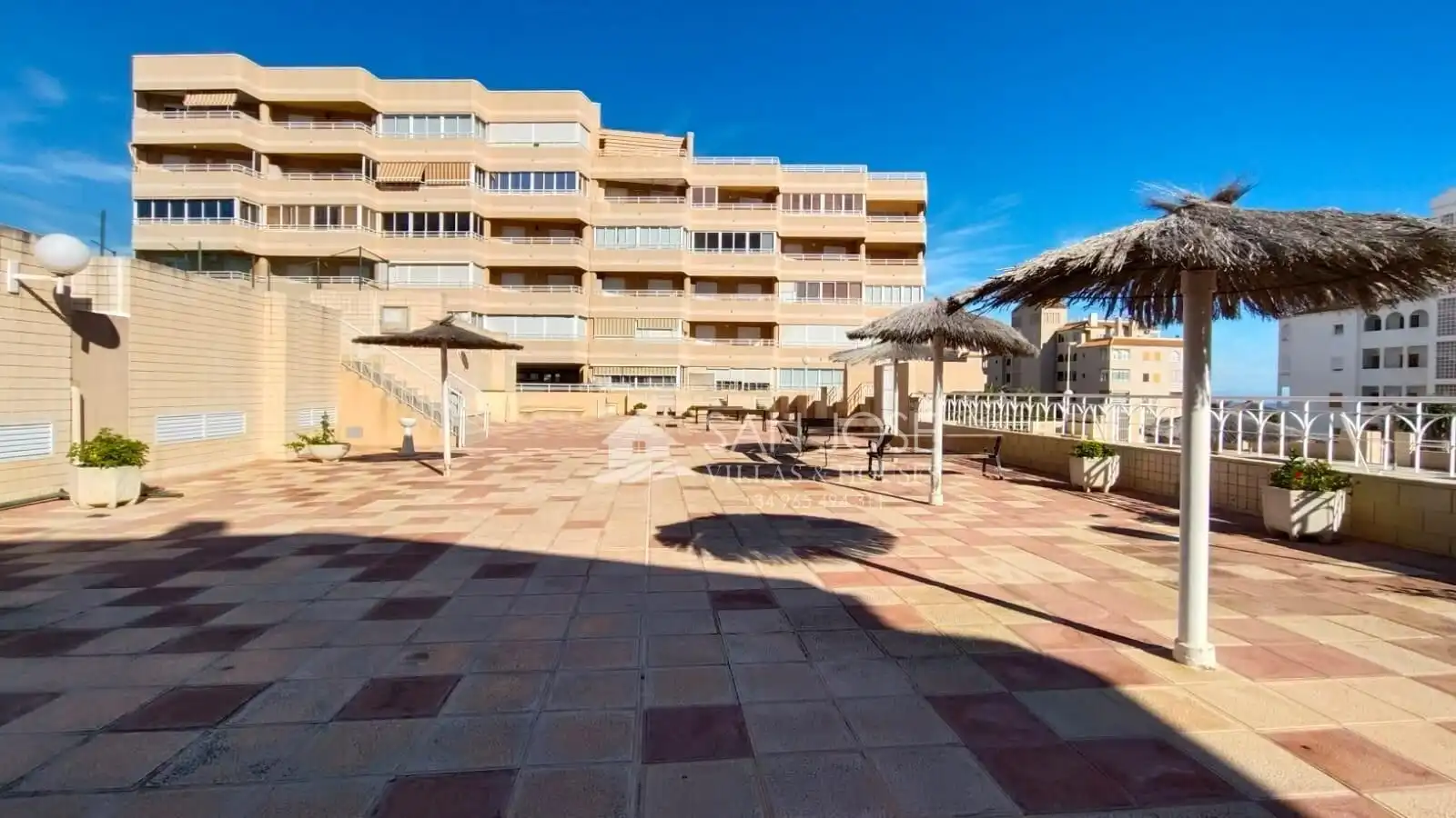 Vista exterior de Apartamento en venta en Elche / Elx con Aire acondicionado, Calefacción y Jardín privado