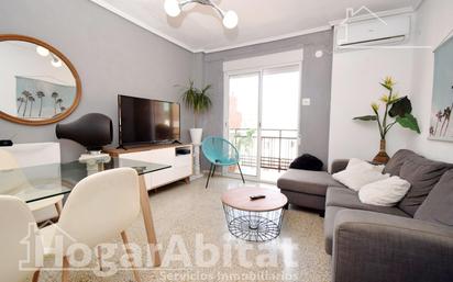 Living room of Flat for sale in  Valencia Capital  with Air Conditioner, Heating and Storage room