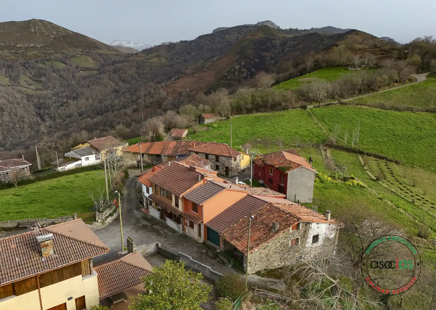 Vista exterior de Casa o chalet en venta en Parres con Calefacción y Terraza