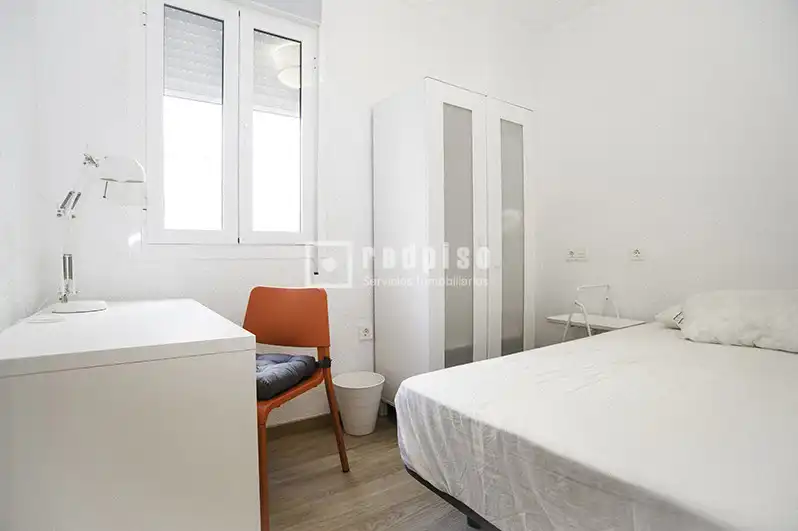 Habitación de Piso de alquiler en Murcia con Terraza y Amueblado