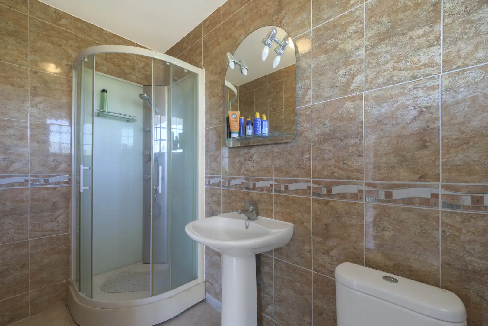 Bany de Casa o xalet en venda en Mijas amb Aire condicionat, Terrassa i Piscina
