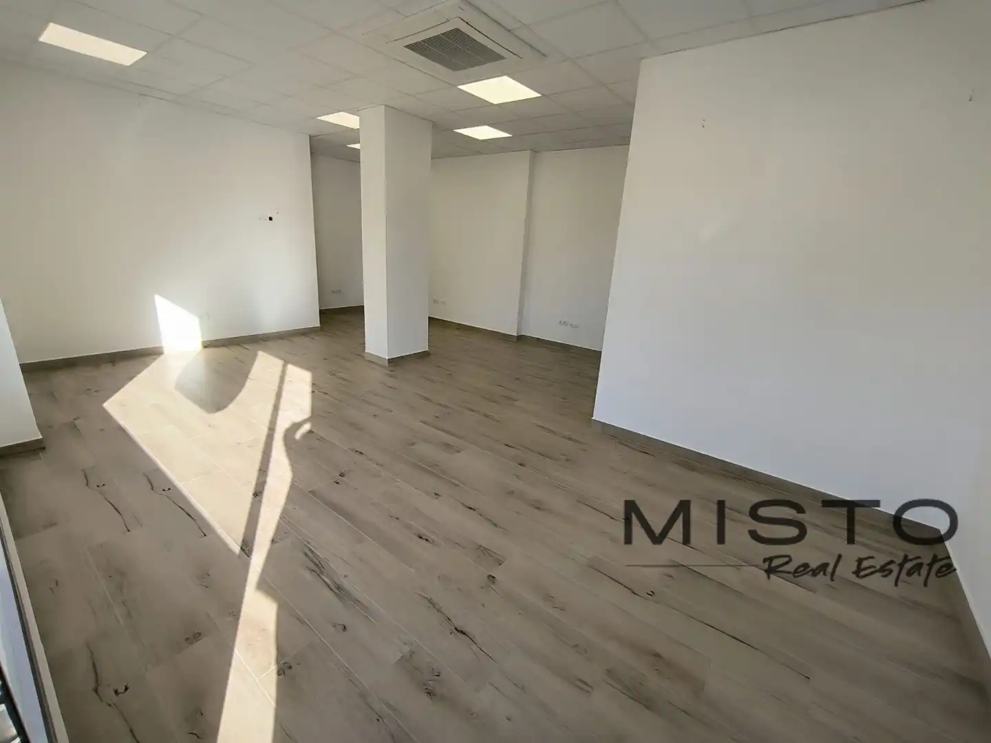 Local comercial en alquiler en CL MIGUEL DELIBES, imagen 3