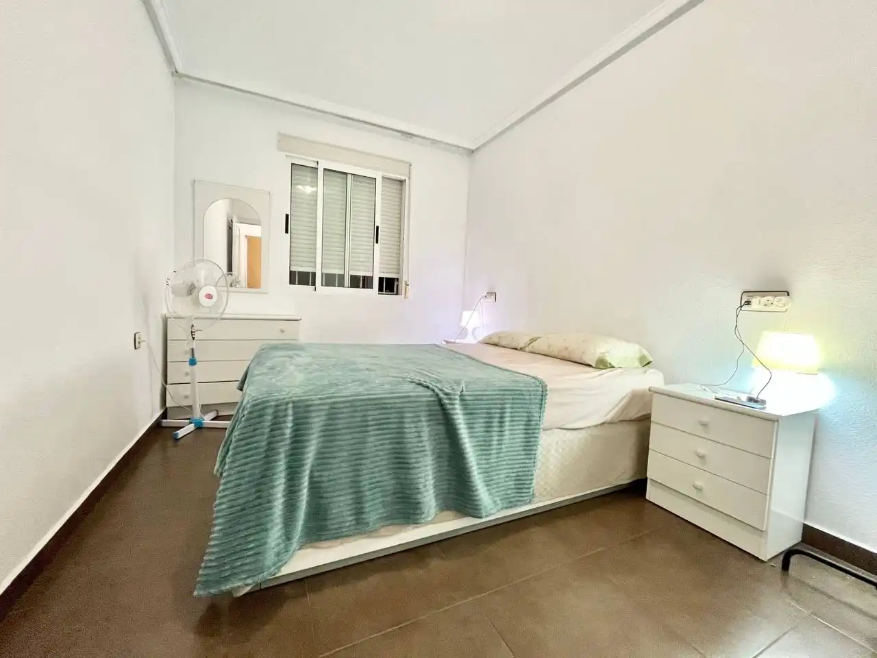 Habitación de Planta baja de alquiler en Torrevieja con Aire acondicionado, Calefacción y Jardín privado