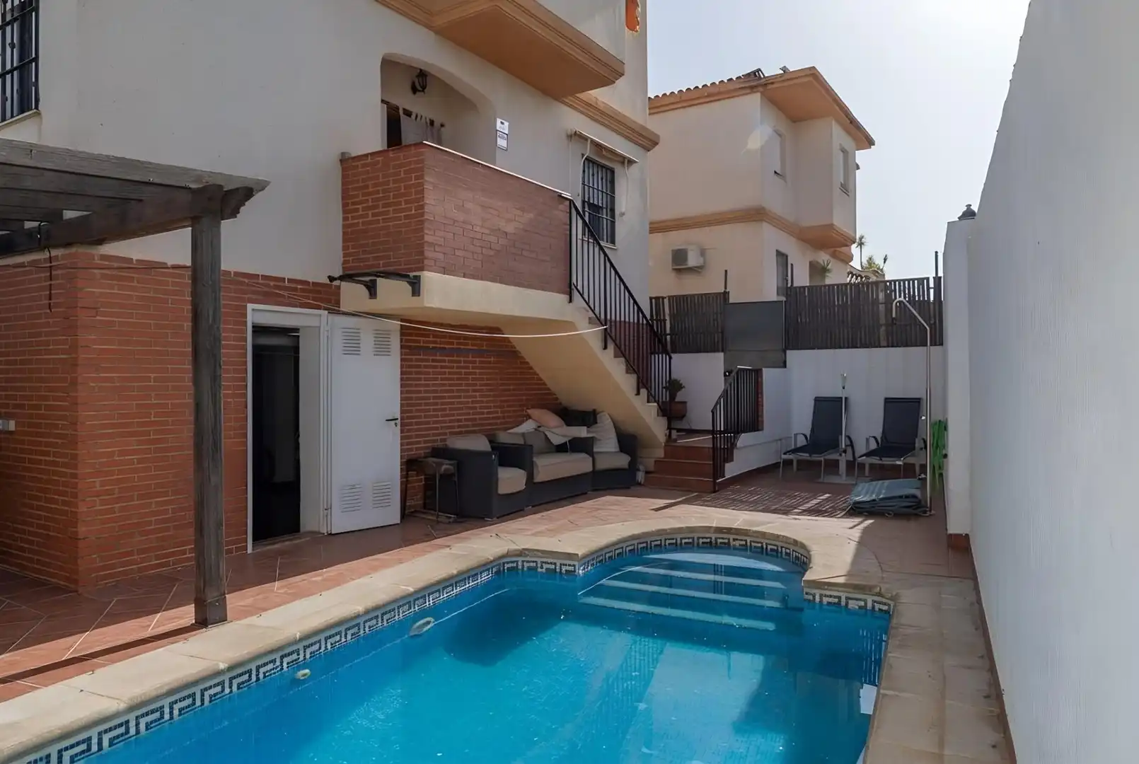 Piscina de Casa adosada en venta en Ogíjares con Aire acondicionado, Calefacción y Terraza