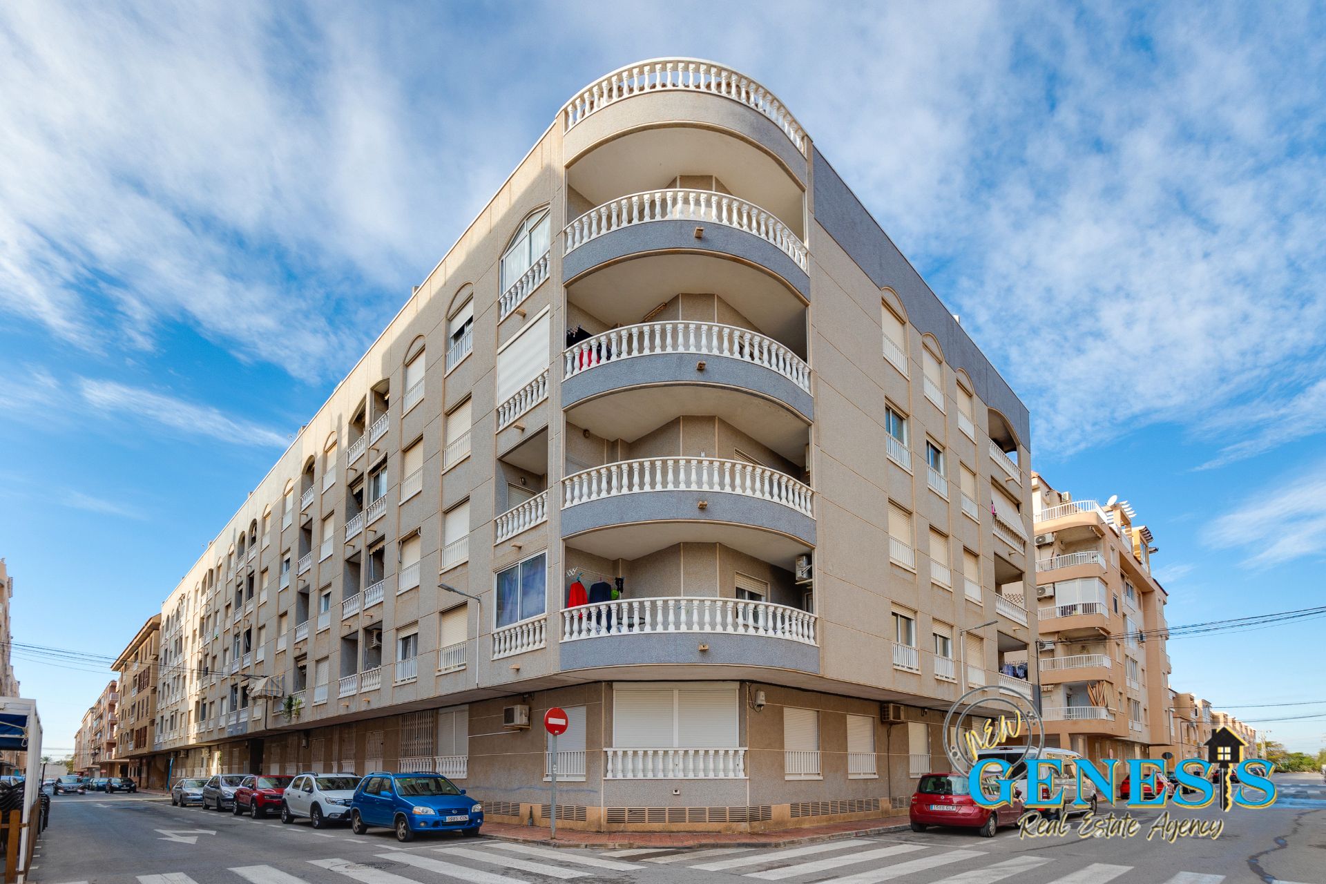 Vista exterior de Estudi en venda en Torrevieja amb Aire condicionat, Moblat i Rentadora