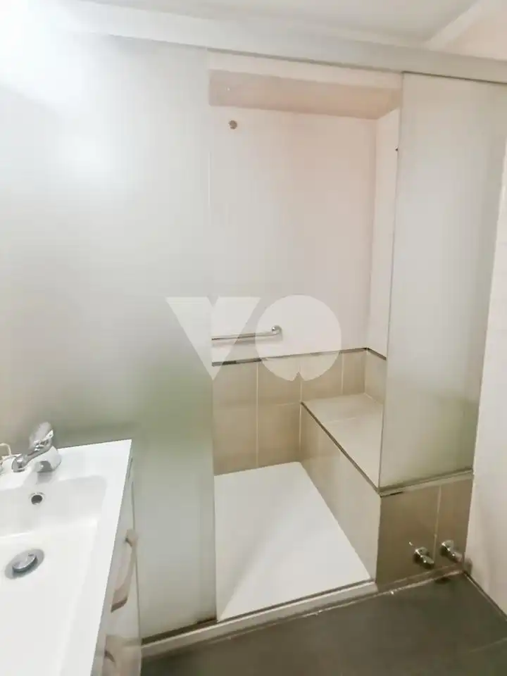 Badezimmer von Wohnung zum Verkauf in Madrid mit Heizung, Parkett und Terrasse