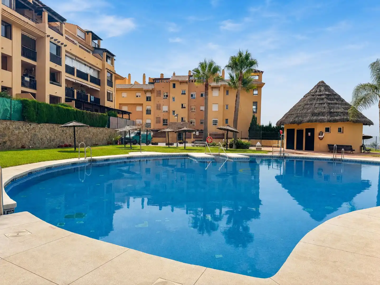 Piscina de Pis en venda en Rincón de la Victoria amb Aire condicionat, Terrassa i Piscina