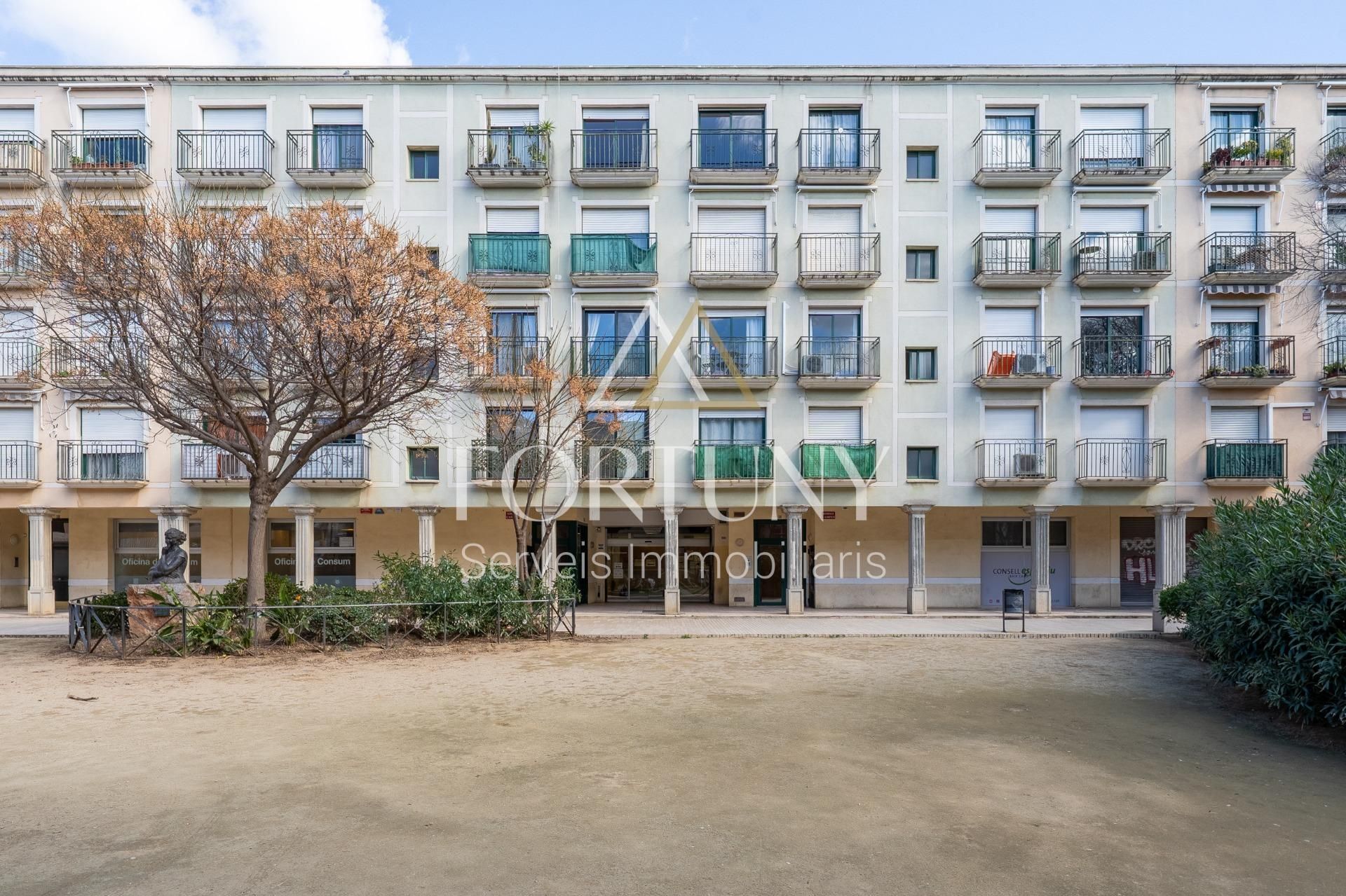 Außenansicht von Wohnung zum Verkauf in Reus mit Klimaanlage