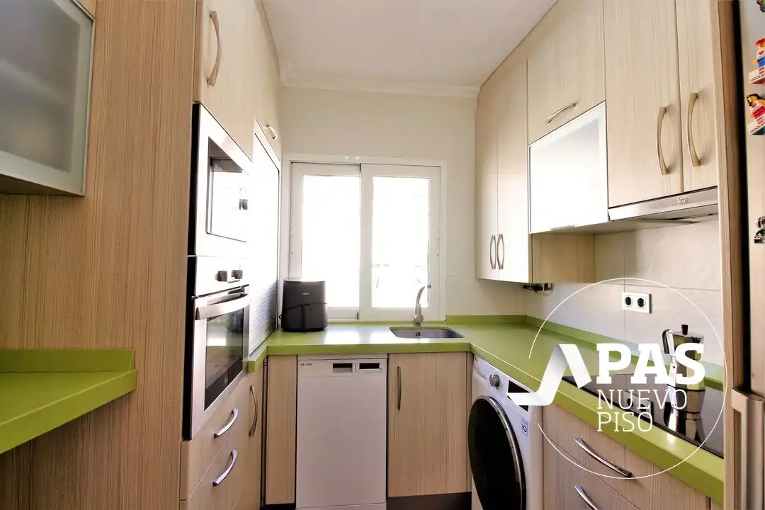 Kitchen of Flat for sale in Dos Hermanas  with Heating