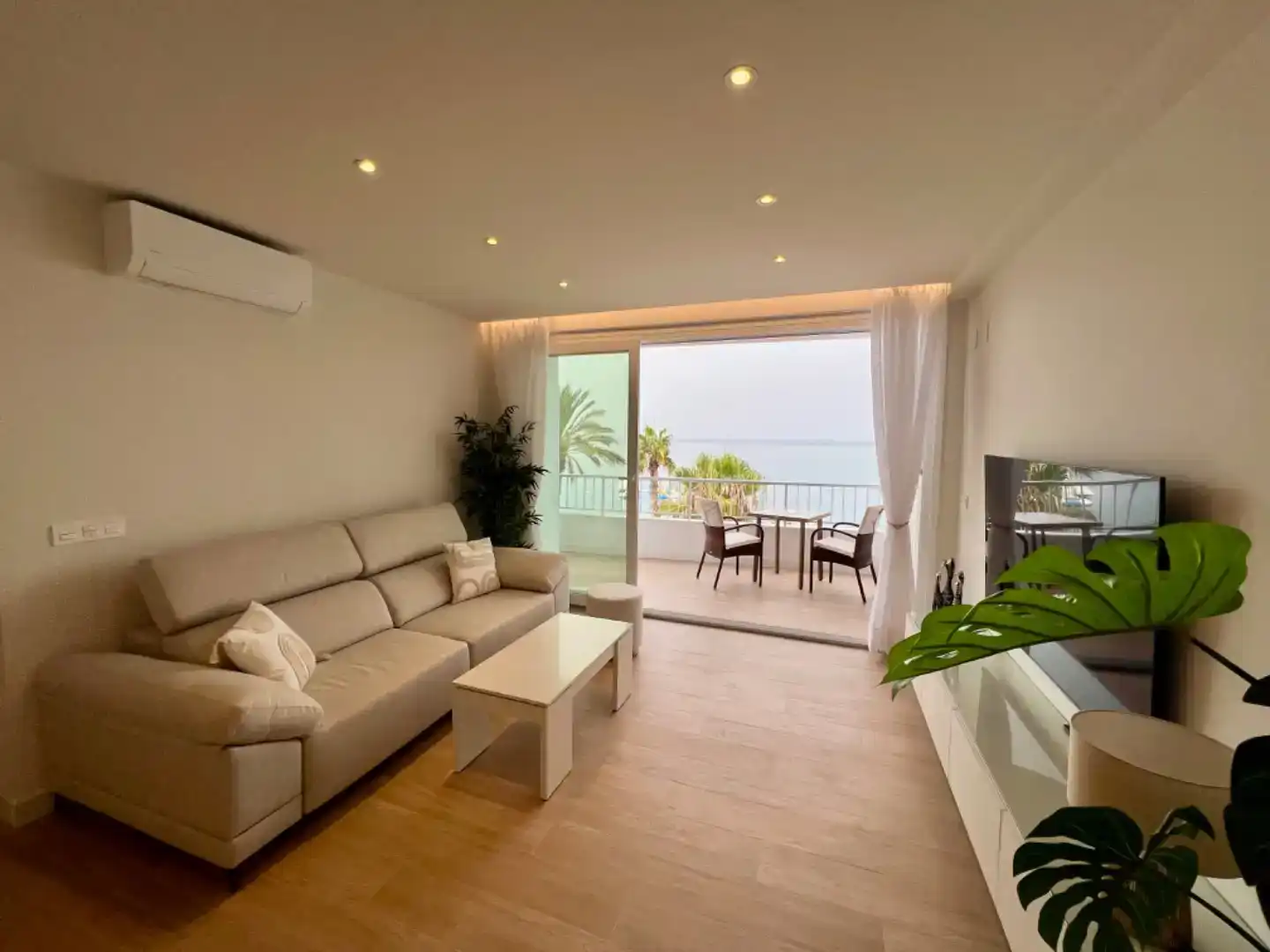 Living room of Flat for rent in Almuñécar  with Air Conditioner and Furnished