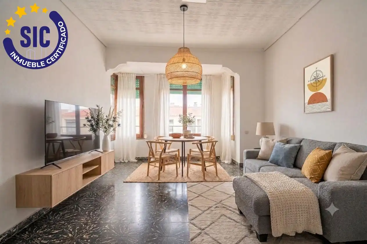 Flat with terrace for sale in Calle EUGENIA VIÑES