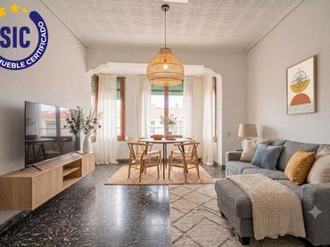 Flat with balcony for sale in Calle EUGENIA VIÑES