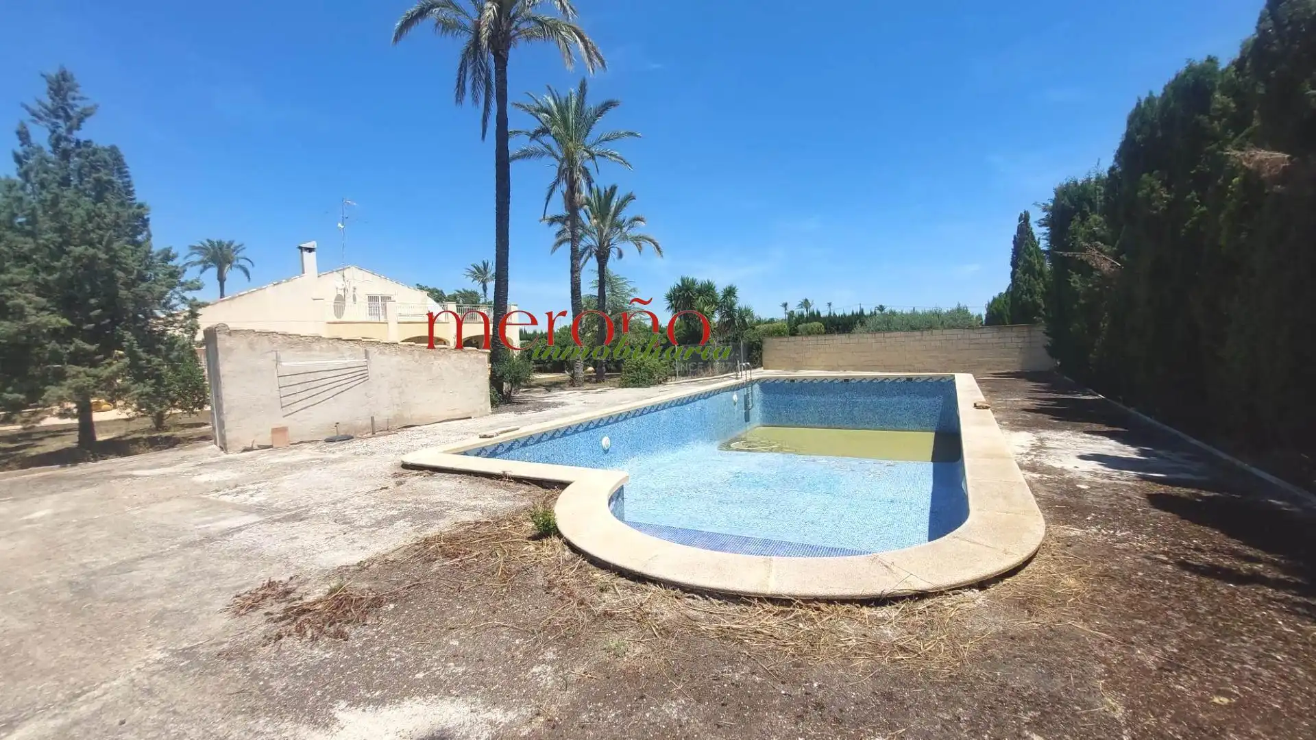 Schwimmbecken von Haus oder Chalet zur Miete in Elche / Elx mit Privatgarten, Terrasse und Abstellraum