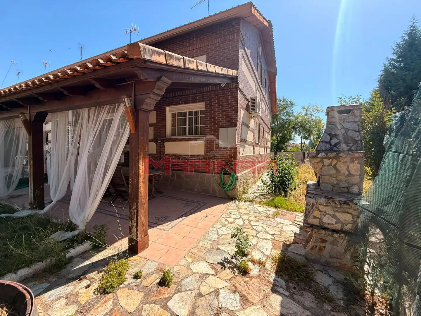 Vista exterior de Casa adosada en venda en Seseña amb Aire condicionat, Calefacció i Jardí privat