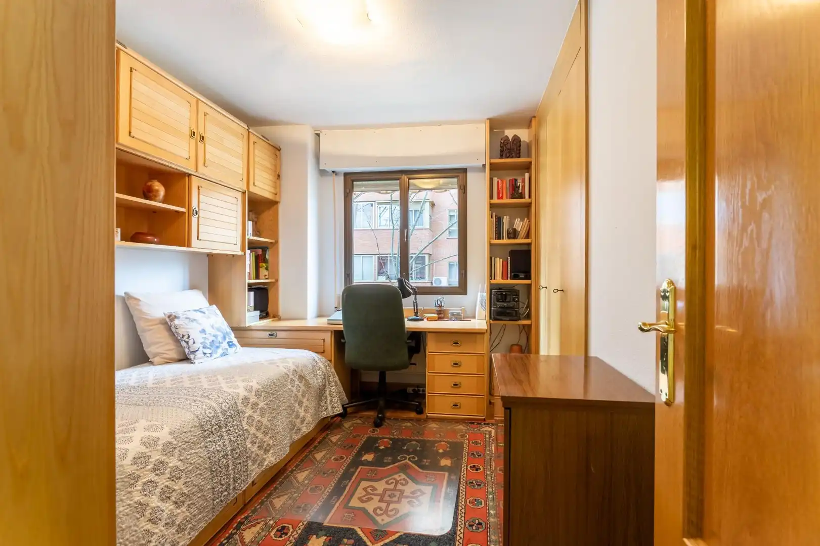Bedroom of Flat for sale in Tres Cantos  with Heating, Parquet flooring and Storage room