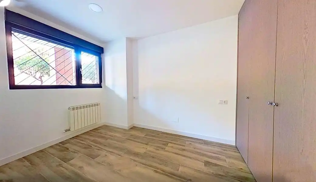 Schlafzimmer von Erdgeschoss zum Verkauf in Valladolid mit Klimaanlage und Heizung