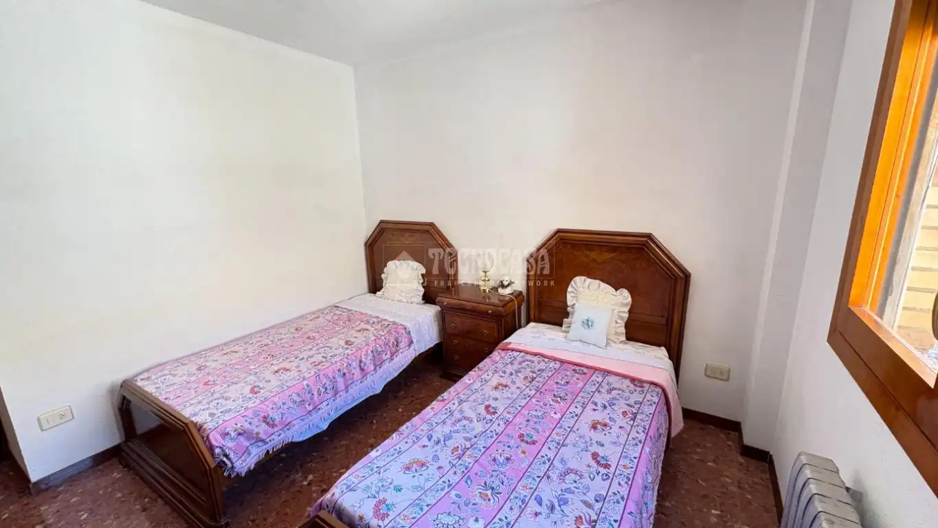 Habitación de Piso en venta en Zaragoza con Calefacción, Terraza y Trastero