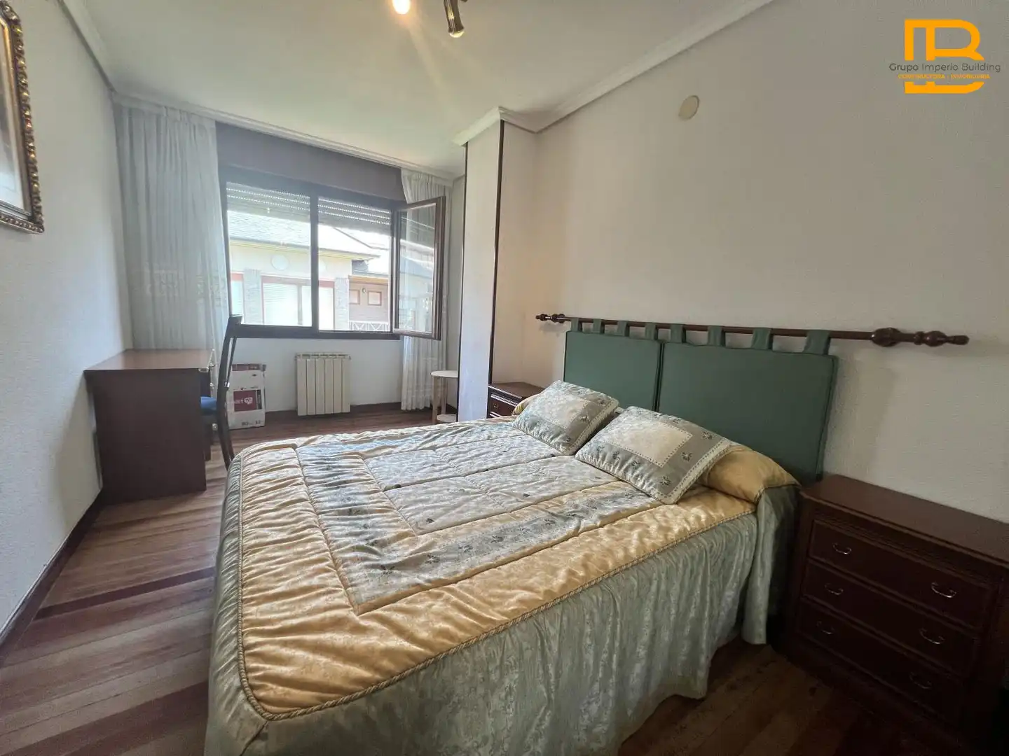 Dormitori de Casa o xalet en venda en Laredo amb Calefacció, Terrassa i Traster