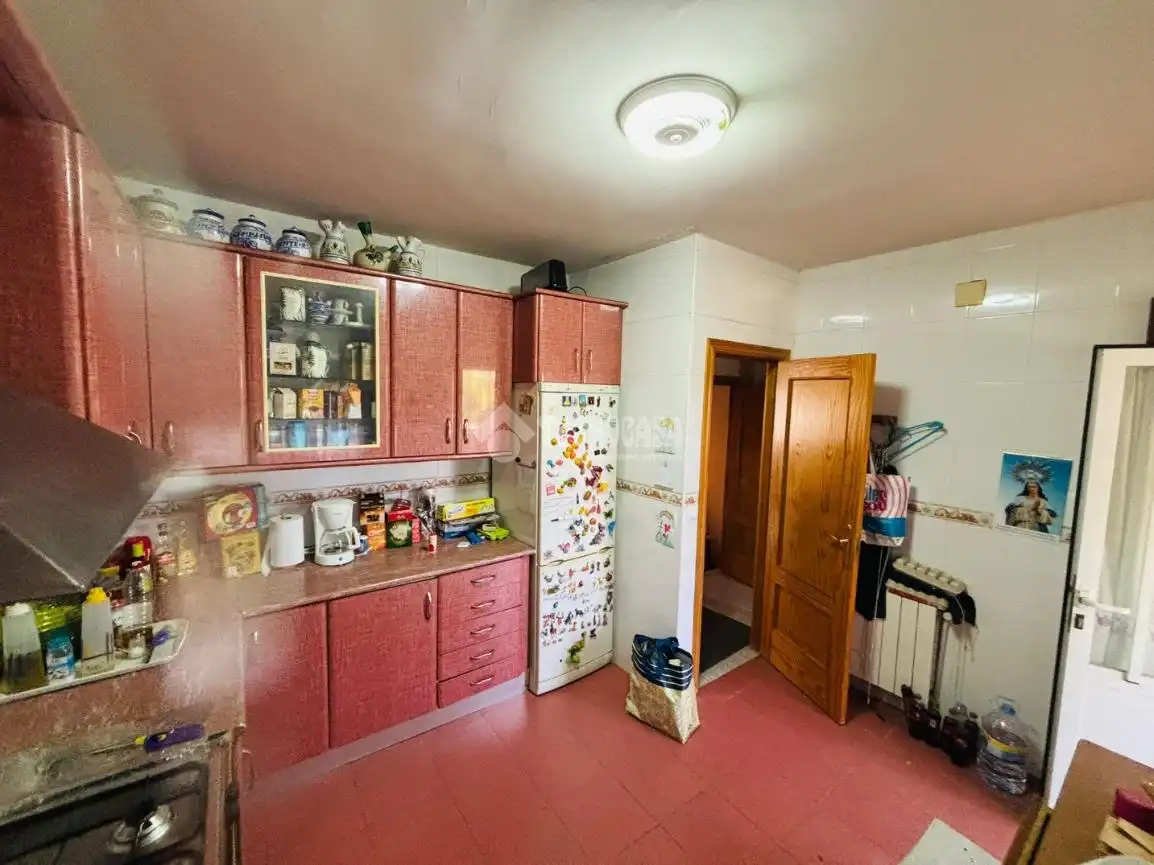Cocina de Casa adosada en venta en Escalona con Aire acondicionado, Calefacción y Amueblado
