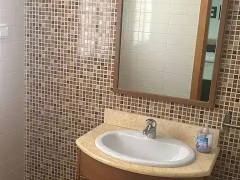 Bathroom of Flat for rent in Cuenca  with Private garden, Parquet flooring and Swimming Pool