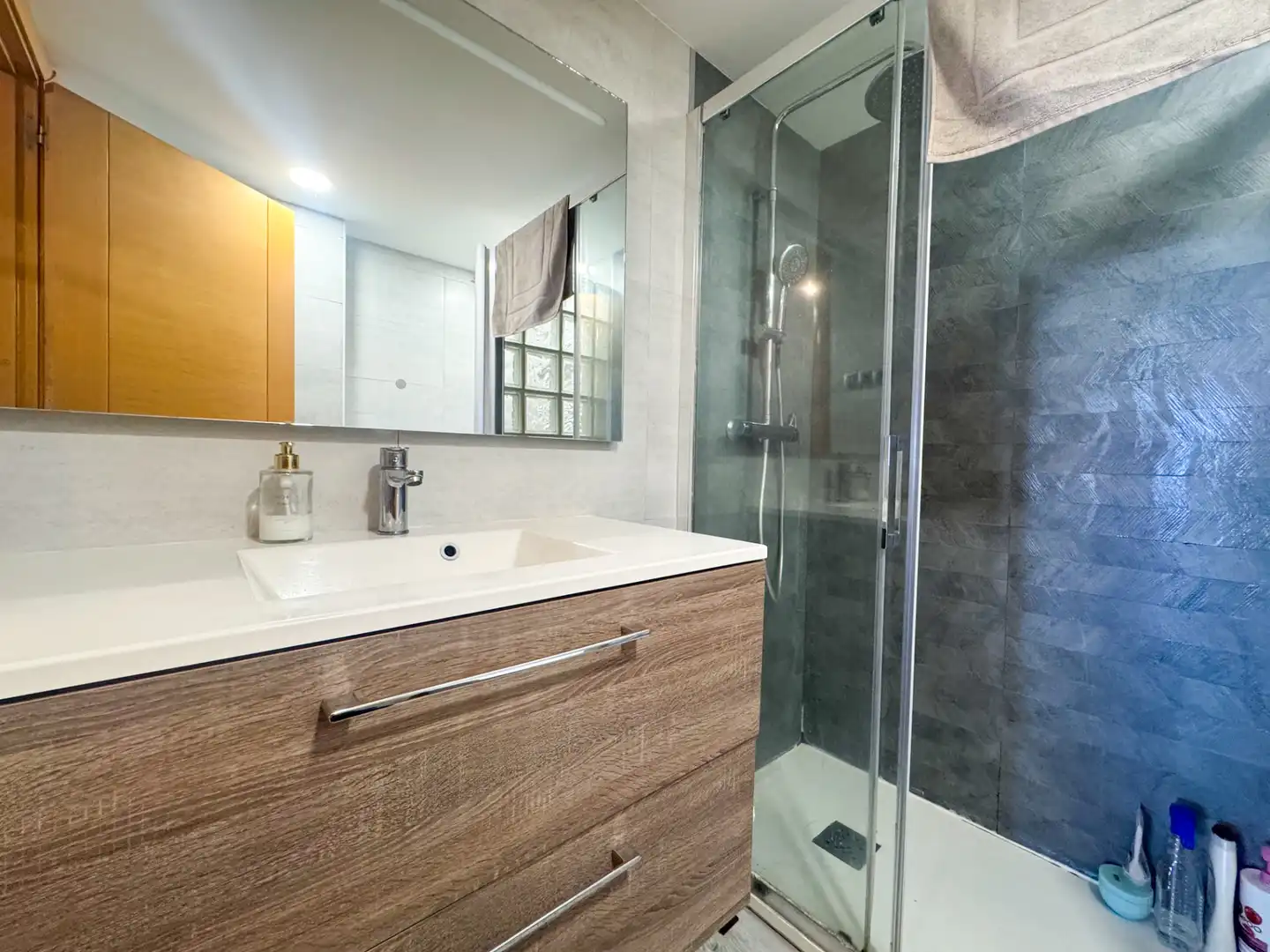 Bathroom of Flat for sale in Sentmenat  with Air Conditioner, Heating and Oven