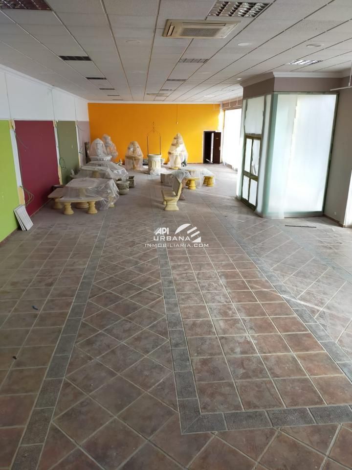 Industrial buildings to rent in Lucena