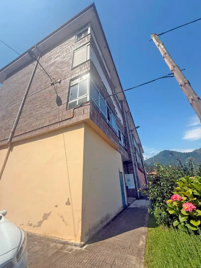 Vista exterior de Piso en venta en Ampuero con Terraza