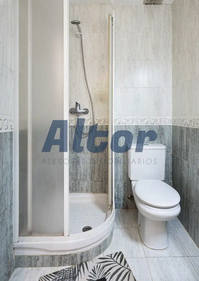 Baño de Piso en venta en Madrid con Aire acondicionado y Calefacción