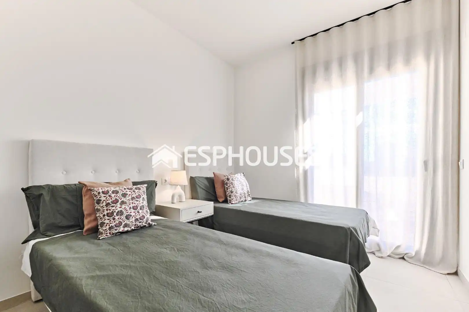 Habitación de Ático en venta en Torrevieja con Aire acondicionado, Terraza y Amueblado